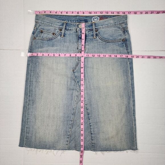Gap Jeans Skirt Light Wash Blue Denim A-Line Knee Length Frayed Hem Size 6 - Picture 8 of 13
